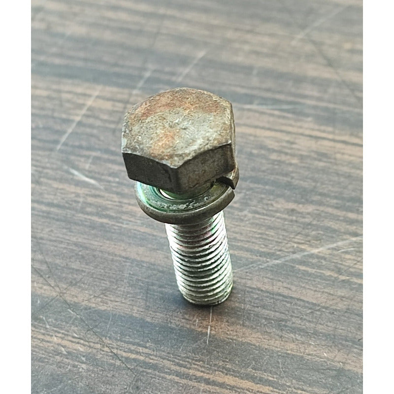 Tornillo Coraza Motor Kubota V2203 Carrier Tuerca 8 Piezas