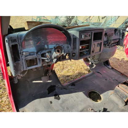 International 4300 Cabina Nacional Por Partes