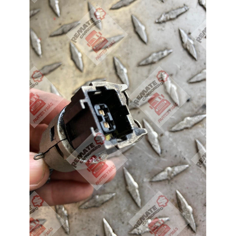 Conector Valvula Distribuidora Motor Mercedes Benz Om 906