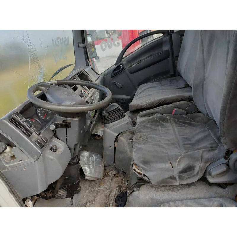 Cabina Isuzu Elf 300 Año 2011