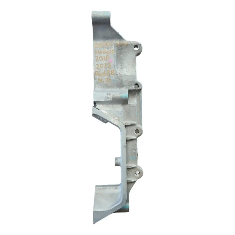 Soporte Tapa Distribucion Isuzu 4jj1 Elf 300 18-23 Plateado
