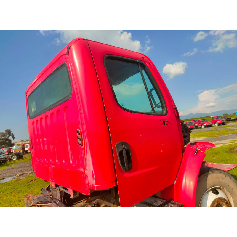 Cabina Cofre Freightliner M2 Año 2005