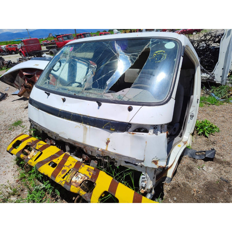 Cabina Toyota Hino 300 716 Año 2009