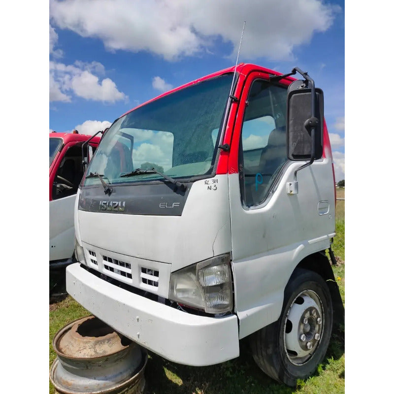 Cabina Isuzu Elf 450 Año 2008 Blanco Con Techo Rojo