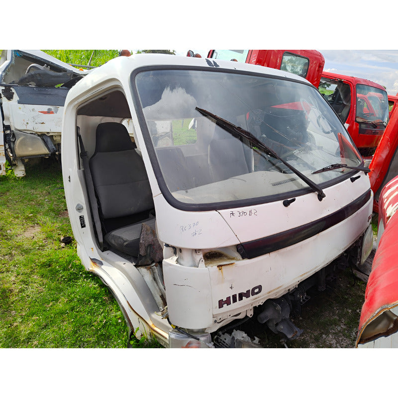 Cabina Hino 300 716 816 Año 2011