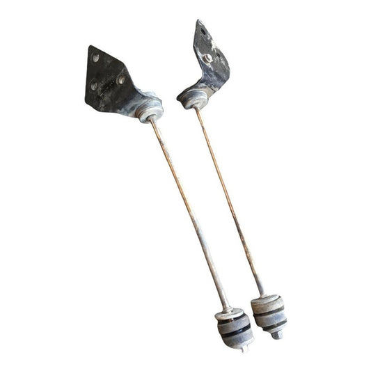 Soporte Base Tirante Radiador Freightliner Fl70 (par)