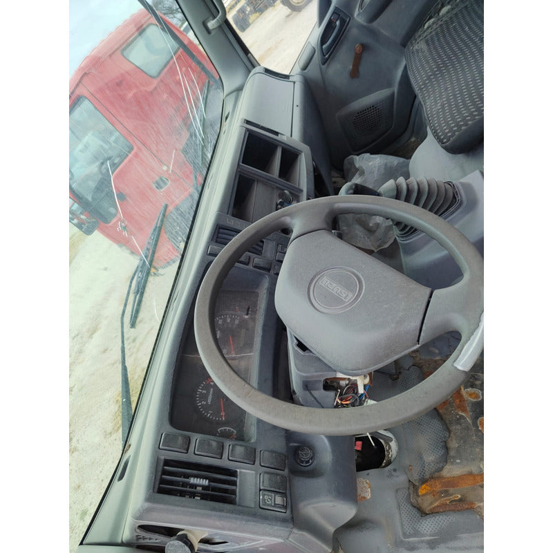 Cabina Isuzu Elf 500 600 Año 2010