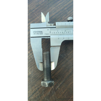 2 Tornillos Coraza Concha Motor Cummins Isb 5.9l