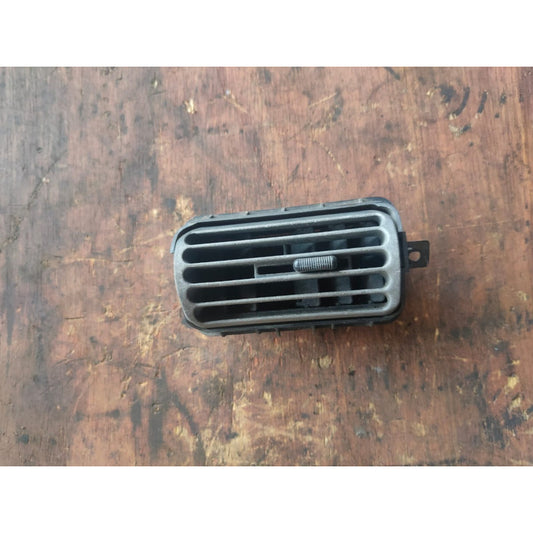 Rejilla Ventanilla Calefacción A/c Interior Cabina Isuzu Elf