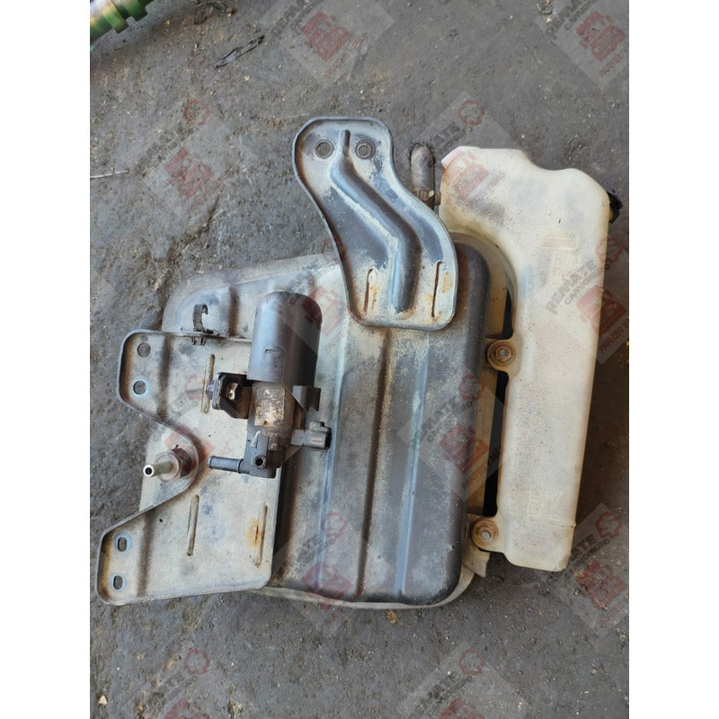 Deposito Tanque Vacío Agua Refrigerante Hino 300 716 816 616