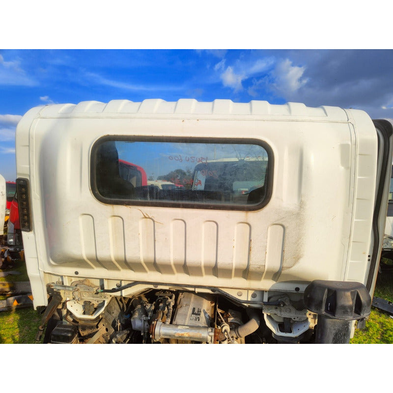 Cabina Isuzu Elf 600 Año 2010