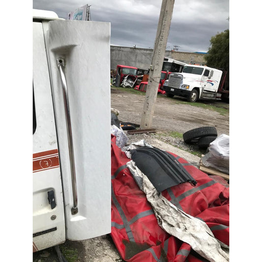 Alerón Izquierdo Lado Chofer Ford Sterling