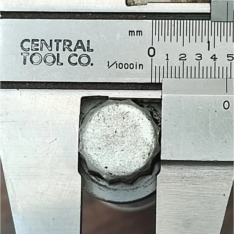 Perno Tornillo Coraza Concha Motor Isuzu 4hk1 Elf 450 500