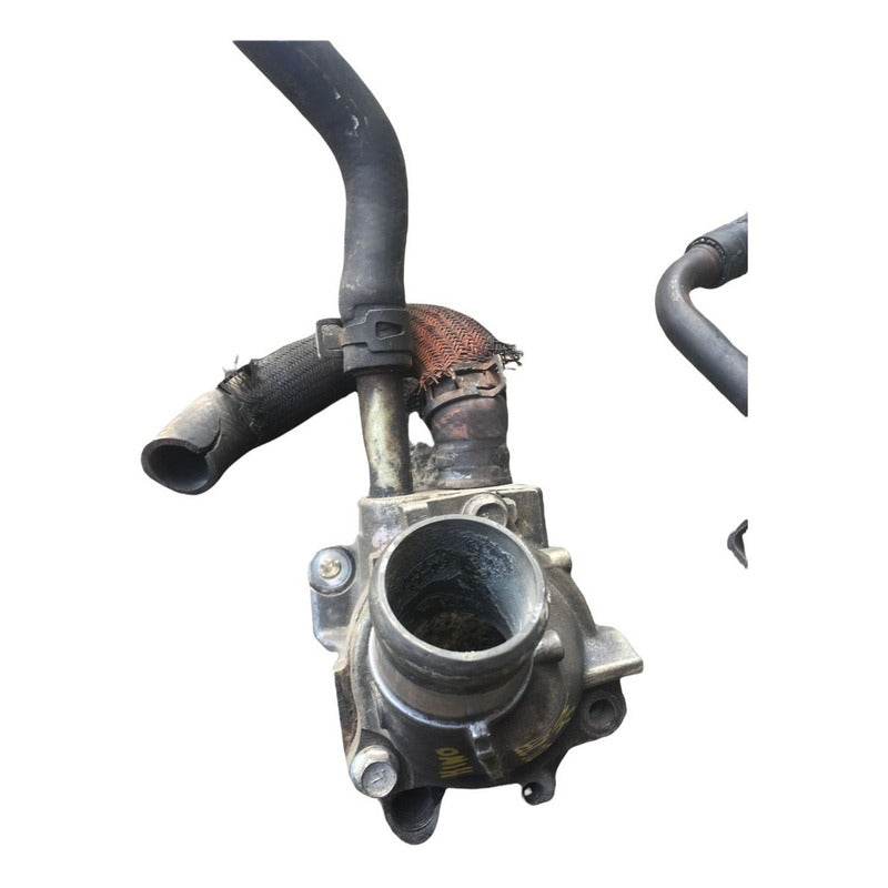 Toma Paso Agua Tubo Hino 300 816 716 616 514 N04ctv