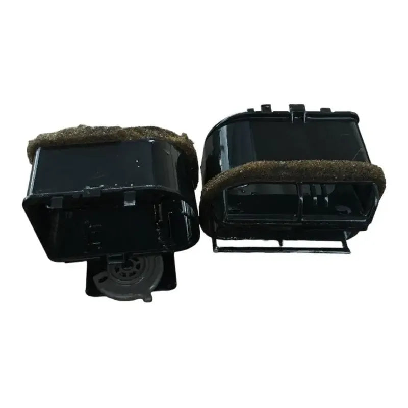 Soporte Base Rejilla Ventanilla A/c Tablero Ford Sterling