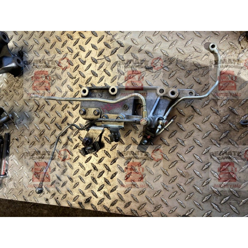 Soporte Base Riel De Inyectores Motor Hino N04c 300 716 816
