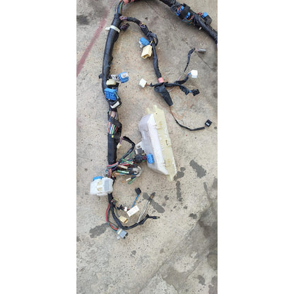 Arnes Caja Tablero Fusibles Interior Cabina Hino 300 514 414