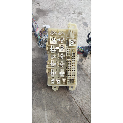 Arnes Caja Tablero Fusibles Interior Cabina Hino 300 514 414