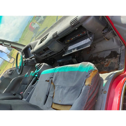 Cabina Isuzu Elf 450 Año 2008 Blanco Con Techo Rojo