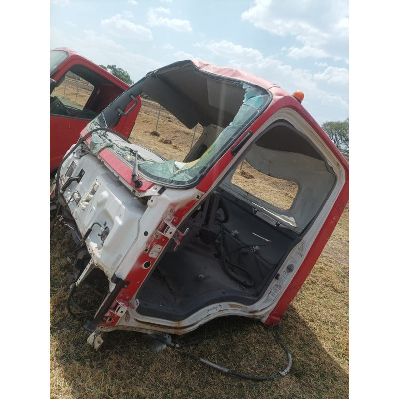 Cabina Isuzu Elf 300 400 450 500 Año 2010