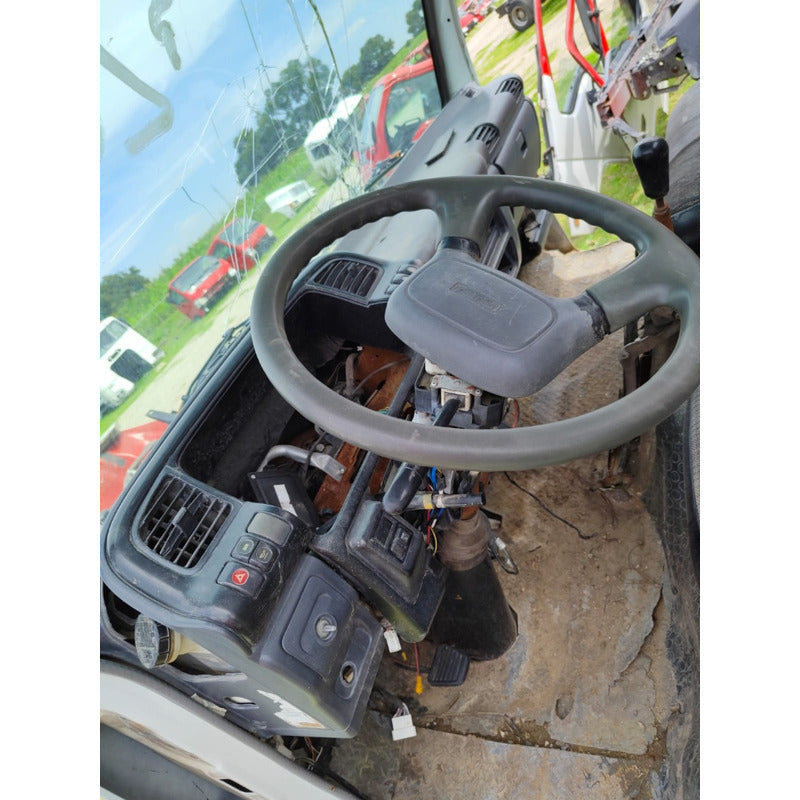 Isuzu Elf 400 450 500 Cabina Detalle