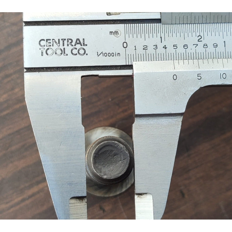 6 Tornillos Soporte Coraza Concha Kubota V2203 Carrier