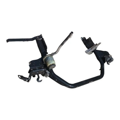 Base Soporte Gancho Broche Deposito Aceite Cabina Hino 300