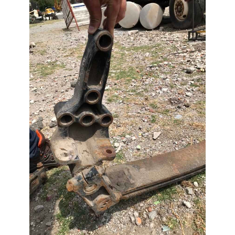 Percha Volvo Eje Delantero Trasera Original Tipo Cruz