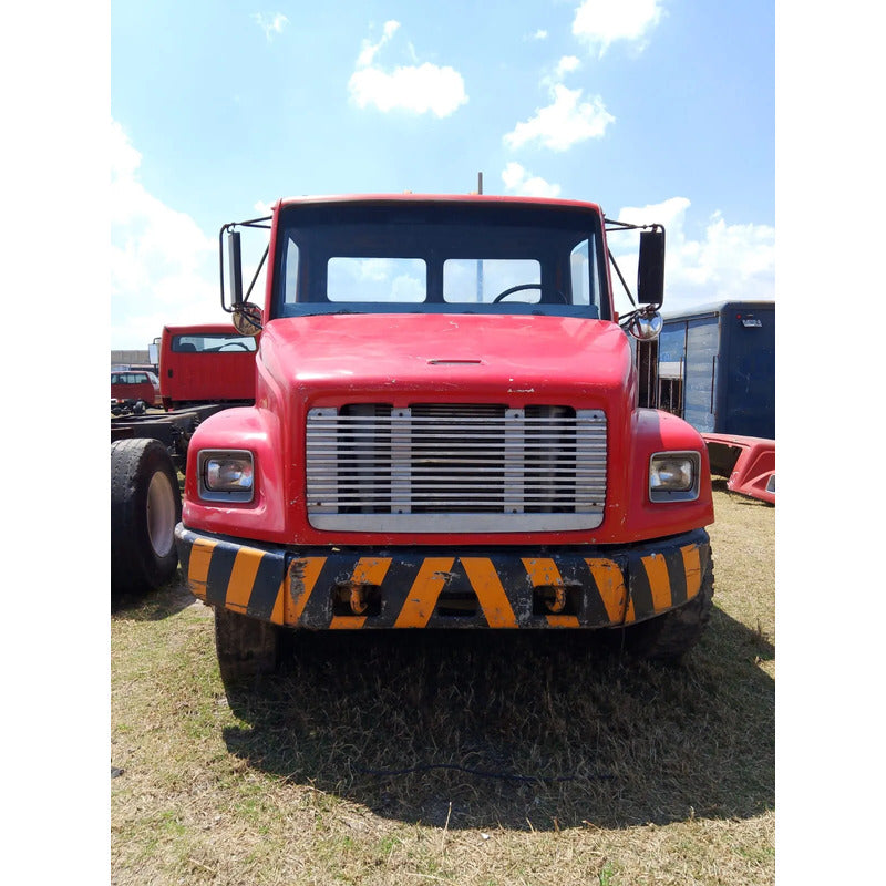 Cofre Cabina Freightliner Fl70 Fl 70 Año 2002