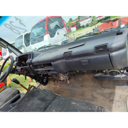 Isuzu Elf 400 450 500 Cabina Detalle