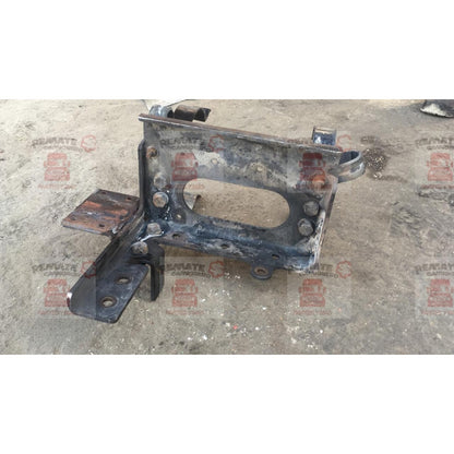 Soporte Base Tubo Manguera Purificador Mercedes Benz Om 906