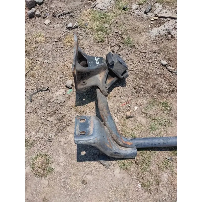 Soporte De Motor A Chasis Isuzu 4hk1 450 Año 2010
