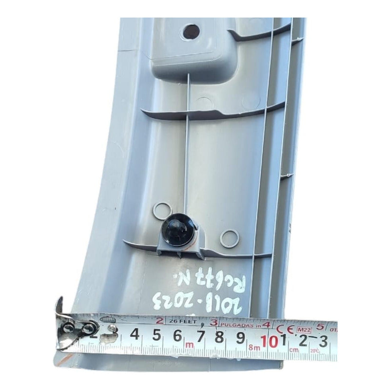 Moldura Poste Piloto Cabina Isuzu Elf 300 18-23 - Blanco