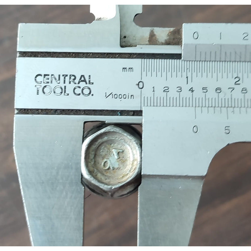 Tornillo Hule Tapa Punterías Motor Isuzu 4hk1 Elf 450 500
