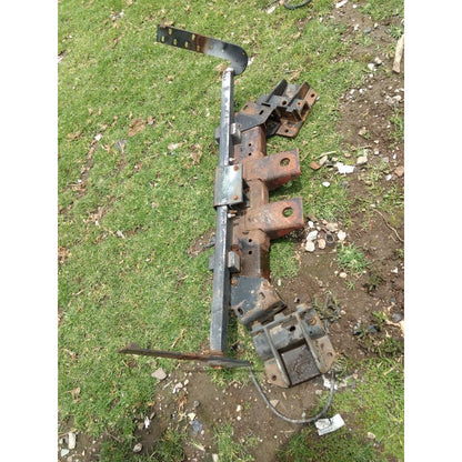 Soporte Delantero Volvo  Radiador Cofre