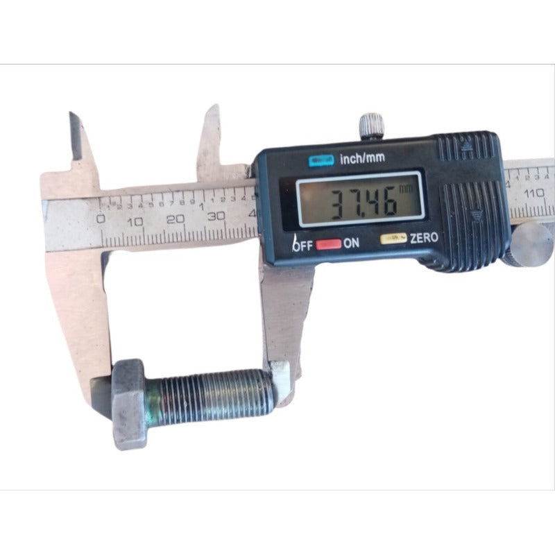 Tornillo 3f 8.8 37mm Motor Kubota V2203 Bobcat 753