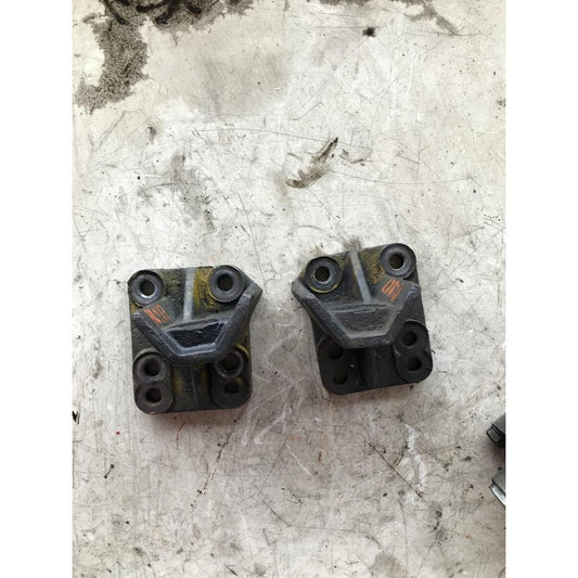 Soporte Coraza De Motor Cummins 5.9 6bt Isb Navistar (par)