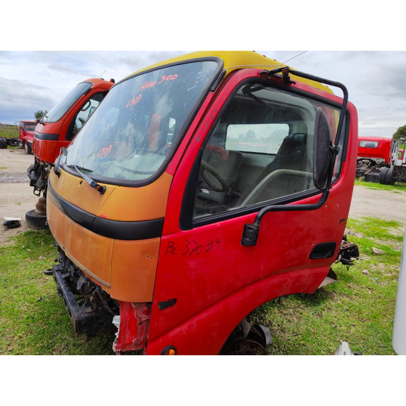 Cabina Hino 300 816 716