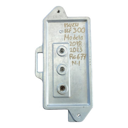 Base Soporte Tubos Liquido Frenos Isuzu 300 2018-2023