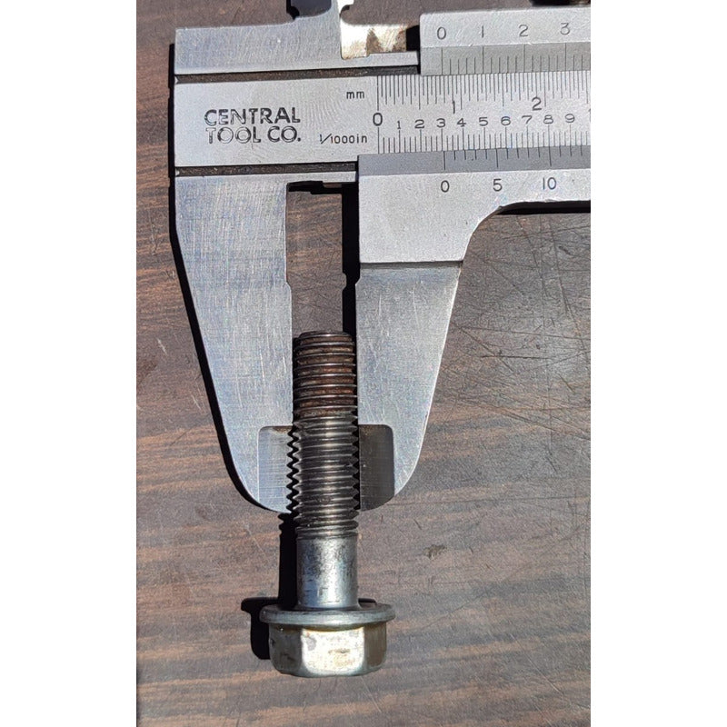Tornillo Enfriador Aceite Motor Navistar Maxxforce 7.6l