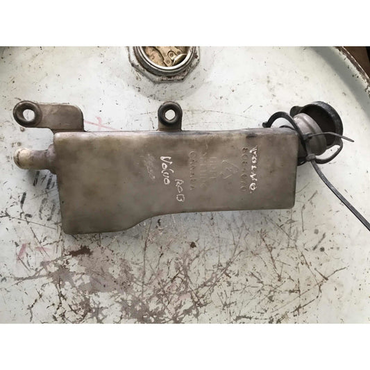 Deposito Limpiaparabrisas Volvo Vnl Tractocamion 8084070