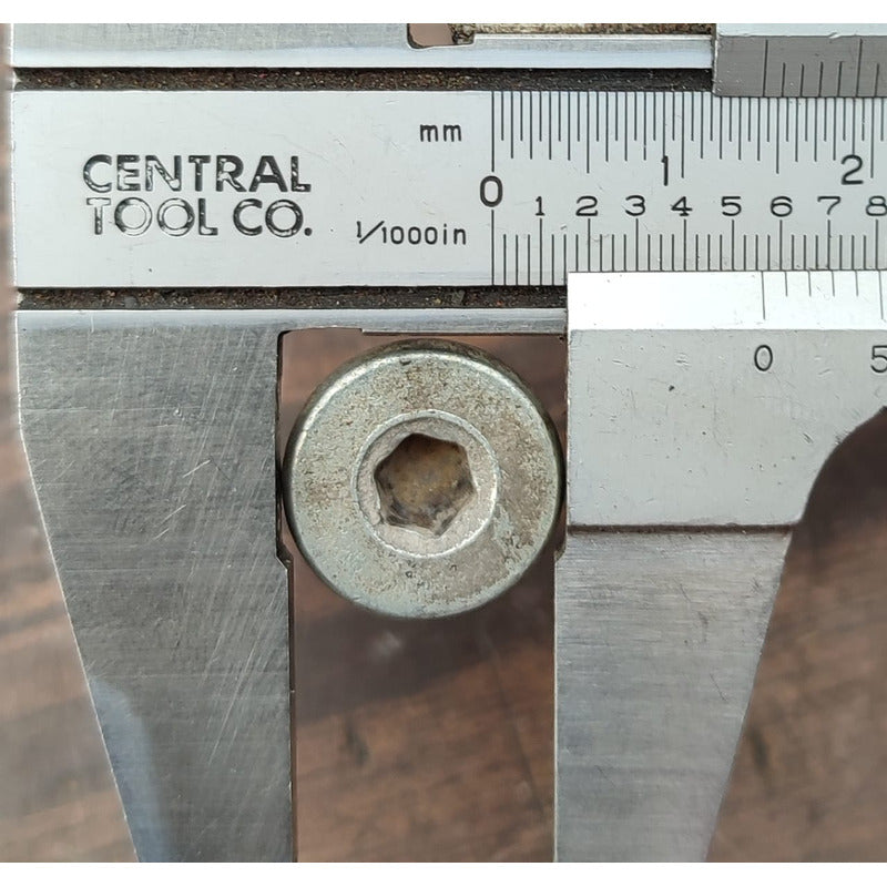 Tornillo Tapa Distribución Motor Isuzu 4jj1 Elf 300