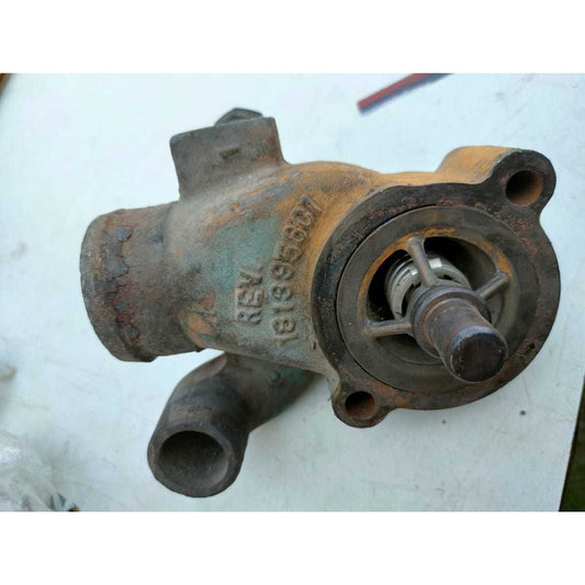 Caja Termostato Motor Navistar Dt466