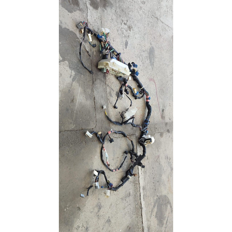 Arnes Caja Tablero Fusibles Interior Cabina Hino 300 514 414