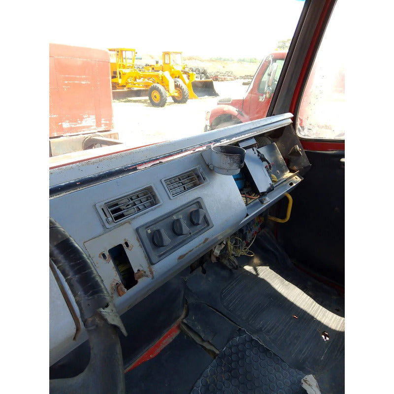 Cofre Cabina Freightliner Fl70 Fl 70 Año 2002