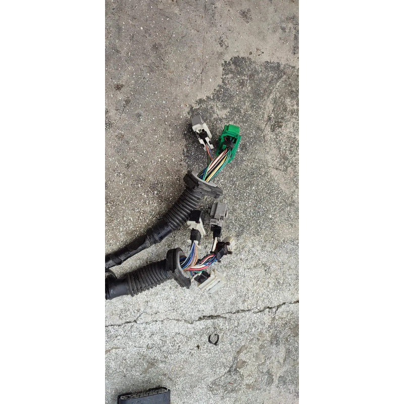 Arnes Conector Modulo Caja Fusibles Isuzu Elf 500