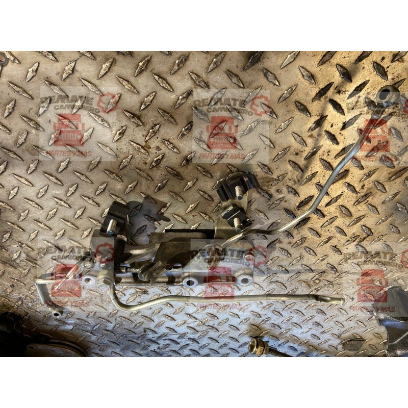 Soporte Base Riel De Inyectores Motor Hino N04c 300 716 816