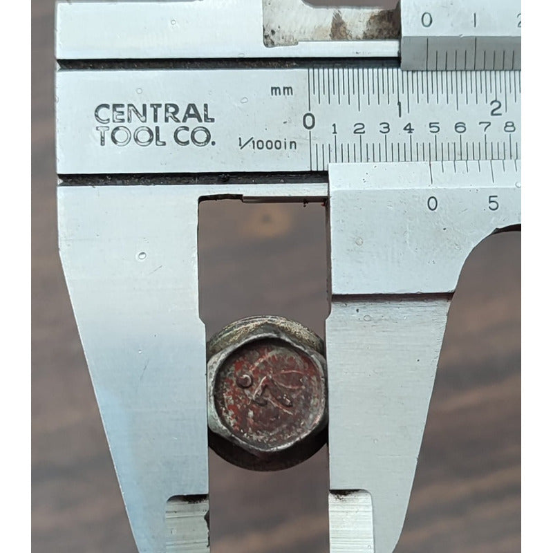 Perno Tornillo Bomba Agua Motor Hino 300 816 716