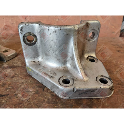 Soporte Oreja Coraza Motor Cummins Camión Ford F700 (par)