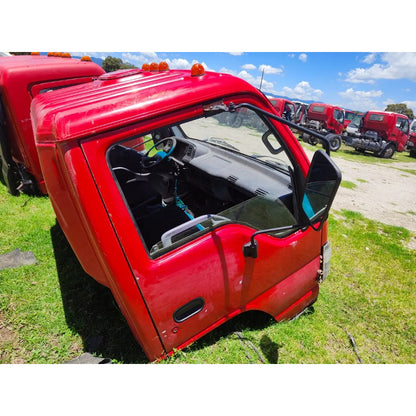 Cabina Isuzu Elf 400 450 500 Año 2007